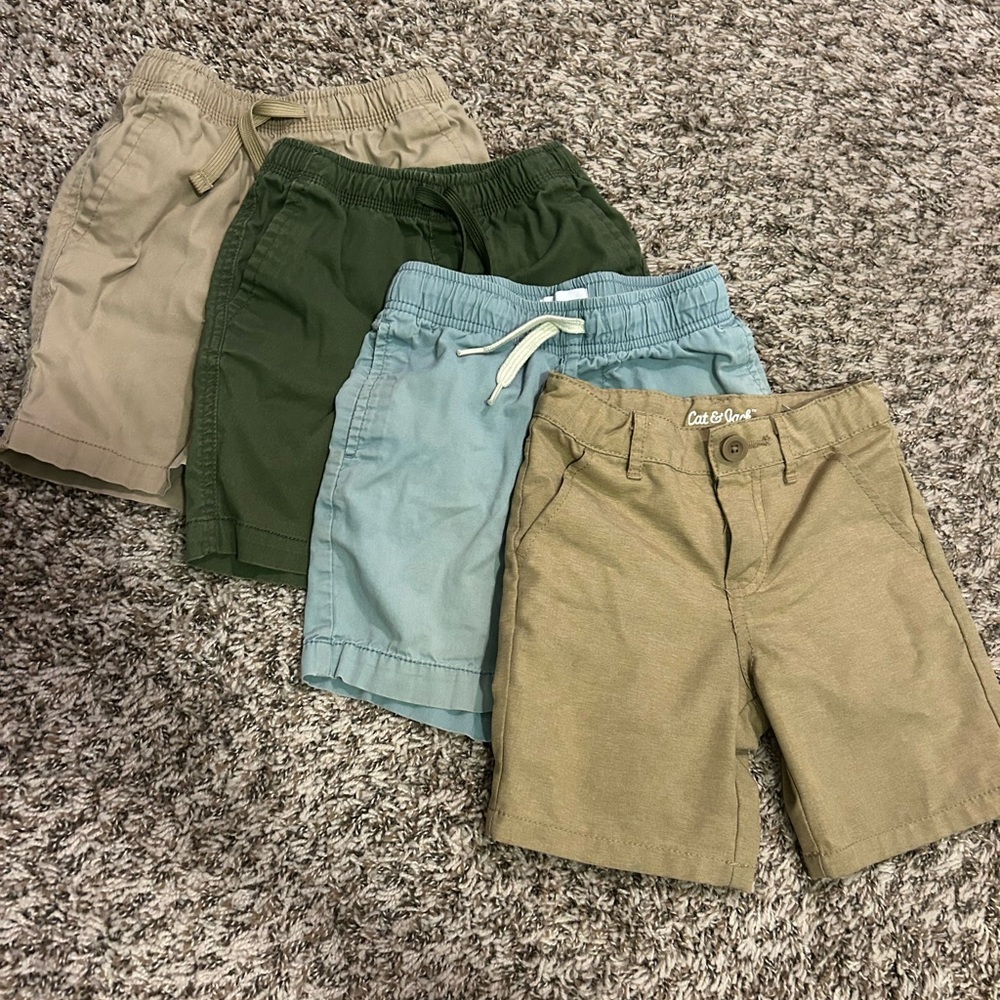Boys shorts bundle 5T (5 pairs)